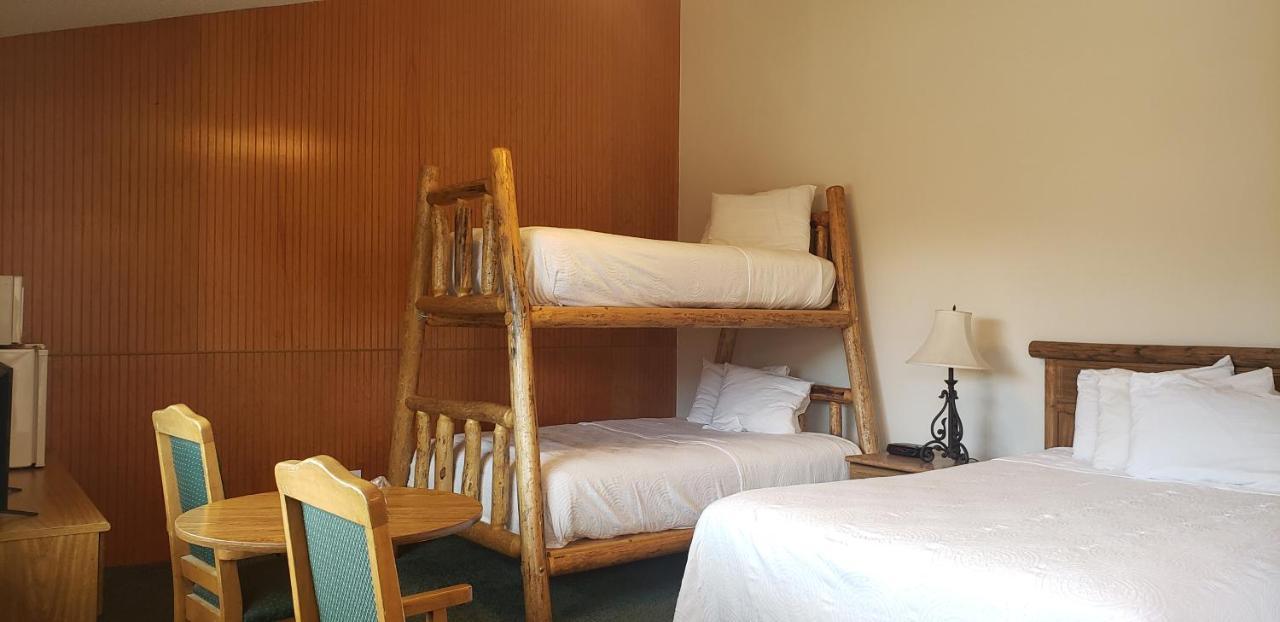 Big Bear Motel Cody Dış mekan fotoğraf